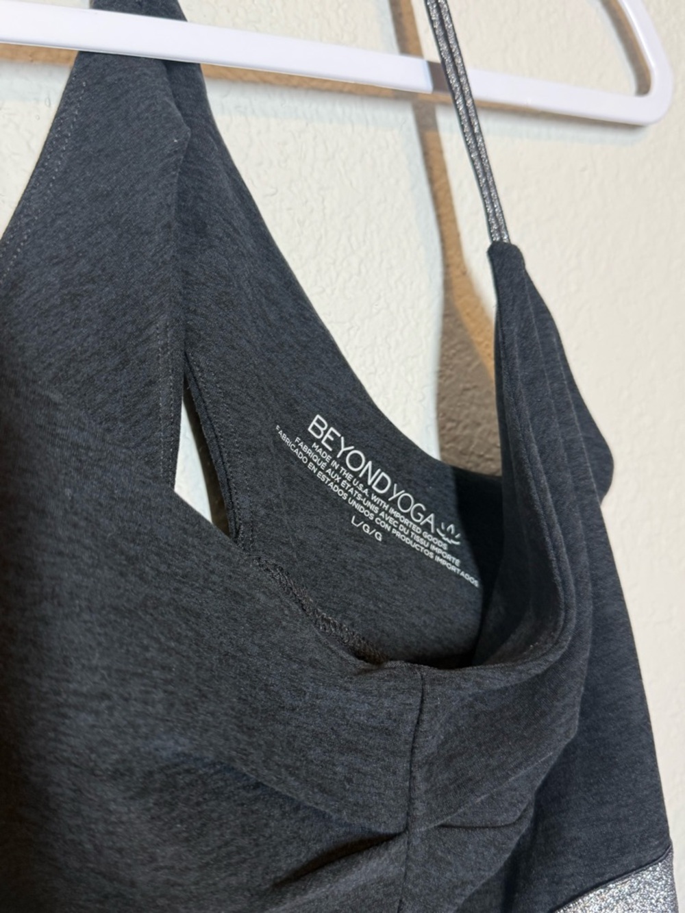 Beyond Yoga | Shine On Black Sparkle-Trim Spacedye Sports Bra - L - Picture 4 of 4